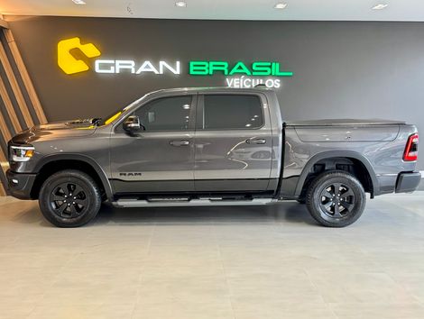 RAM 1500 REBEL 5.7 HEMI CD V8 4x4 Aut.