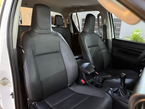 Toyota Hilux CD 4x4 2.8 Diesel Mec.