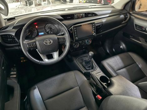 Toyota Hilux CD 4x4 2.8 Diesel Mec.