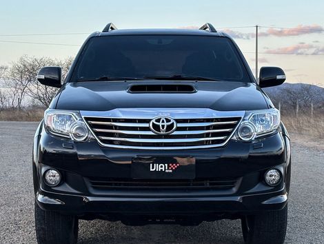 Toyota Hilux SW4 SRV D4-D 4x4 3.0 TDI Dies. Aut