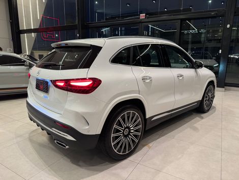 Mercedes GLA 200 AMG Line 1.3 16V TB Aut.(Híb.)
