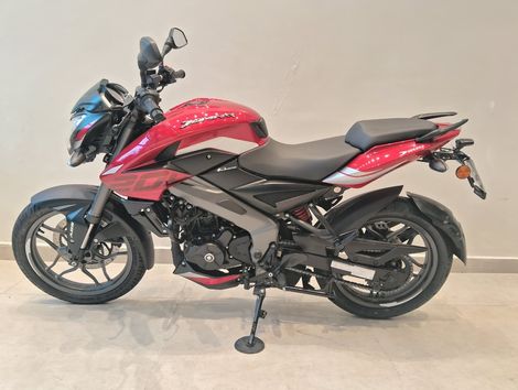 BAJAJ DOMINAR 200