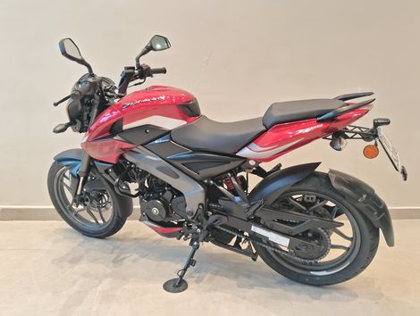 BAJAJ DOMINAR 200