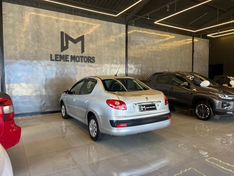 Peugeot 207 Sedan Passion XR 1.4 Flex 8V 4p