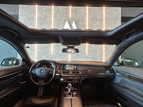 BMW 750i M Sport Sedan 4.4 V8 450cv Aut.