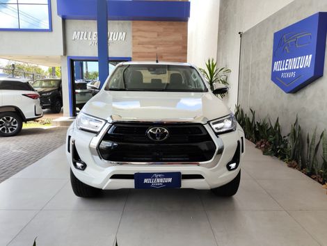Toyota Hilux CD SRX Plus 4x4 2.8 TDI Die. Aut.