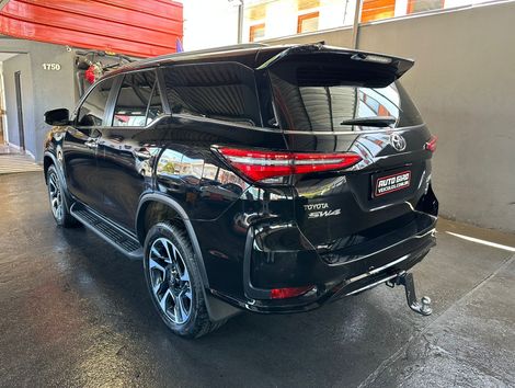 Toyota Hilux SW4 Diamond 2.8 TB 4x4 Die. Aut.