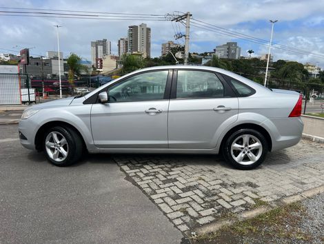 Ford Focus Sedan 2.0 16V/2.0 16V Flex 4p