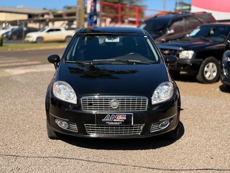 Fiat LINEA ESSENCE Dualogic 1.8 Flex 16V 4p