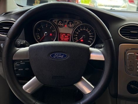 Ford Focus Sedan 2.0 16V/2.0 16V Flex 4p Aut.
