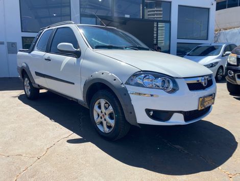 Fiat Strada Trekking 1.6 16V Flex CE