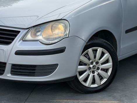 VolksWagen Polo Sedan 1.6 Mi Total Flex 8V 4p
