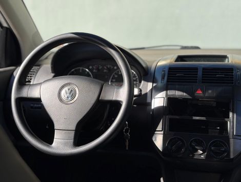 VolksWagen Polo Sedan 1.6 Mi Total Flex 8V 4p