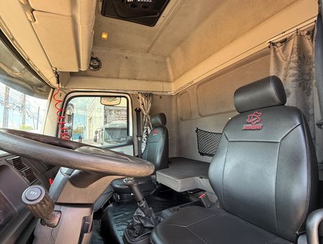 VOLKSWAGEN 24-280 E Constel. 6x2 2p (diesel)(E5)