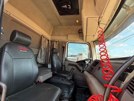 VOLKSWAGEN 24-280 E Constel. 6x2 2p (diesel)(E5)