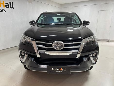 Toyota Hilux SW4 SRX 4x4 2.8 TDI 16V Dies. Aut.