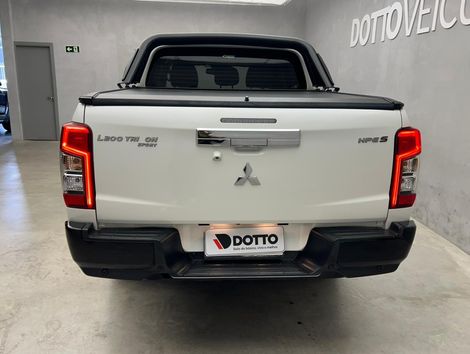 Mitsubishi L200 Triton Sport HPE-S 2.4 CD Dies. Aut