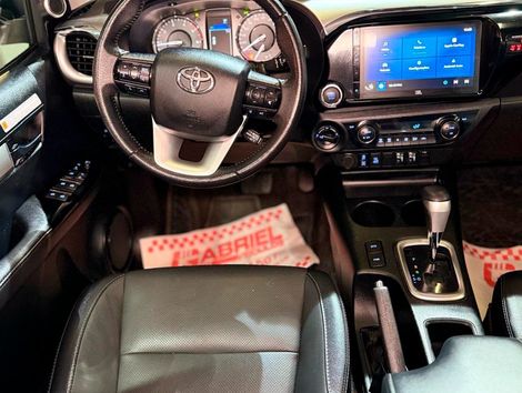 Toyota Hilux CD SRX 4x4 2.8 TDI 16V Diesel Aut.