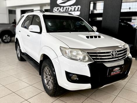 Toyota Hilux SW4 SRV D4-D 4x4 3.0 TDI Dies. Aut