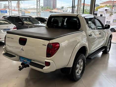 Mitsubishi L200 Triton HLS 2.4 Flex 16V CD Mec.