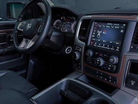 RAM CLASSIC LARAMIE NIGHT ED. 5.7 4X4 Aut.