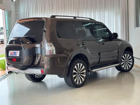 Mitsubishi Pajero HPE Full 3.2 4x4 T.I.Dies. 5p Aut