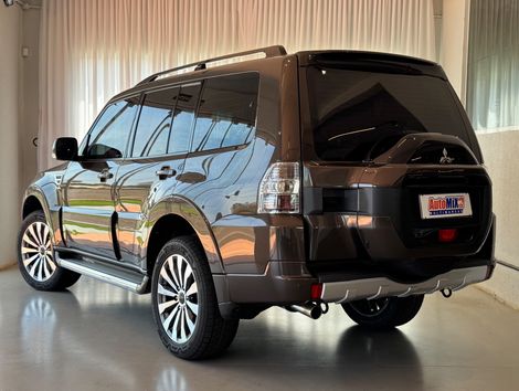 Mitsubishi Pajero HPE Full 3.2 4x4 T.I.Dies. 5p Aut