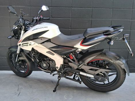 BAJAJ DOMINAR 160