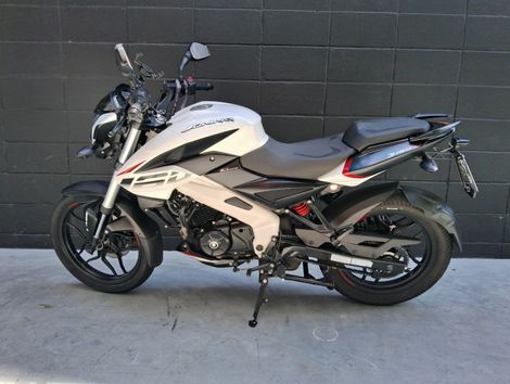 BAJAJ DOMINAR 160
