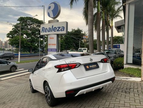 Nissan VERSA Sense 1.6 16V Flex Aut.