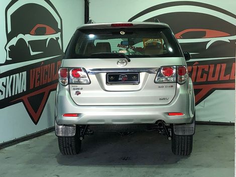 Toyota Hilux SW4 SRV D4-D 4x4 3.0 TDI Dies. Aut