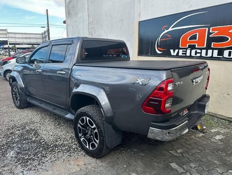 Toyota Hilux CD SRX Plus 4x4 2.8 TDI Die. Aut.