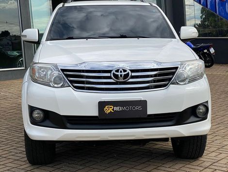 Toyota Hilux SW4 SR 4x2 2.7/ 2.7 Flex 16V Aut.