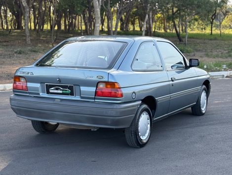 Ford Escort GL 1.6i / 1.6