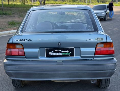 Ford Escort GL 1.6i / 1.6