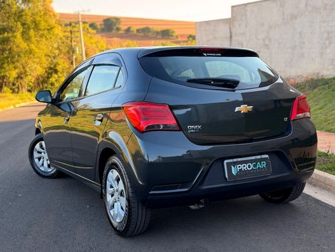 Chevrolet ONIX HATCH LT 1.0 8V FlexPower 5p Mec.