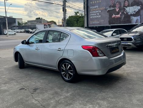 Nissan VERSA SL 1.6 16V FlexStart 4p Aut.