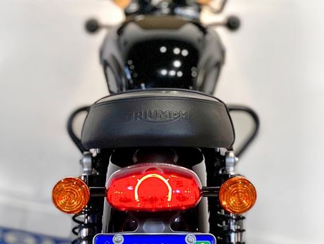 TRIUMPH BONNEVILLE T100 BLACK