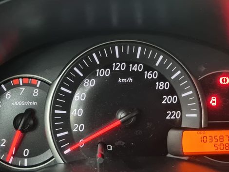 Nissan MARCH SV 1.0 12V Flex 5p