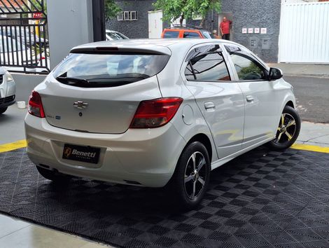 Chevrolet ONIX HATCH Joy 1.0 8V Flex 5p Mec.