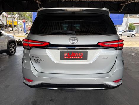 Toyota Hilux SW4 SRX 4x4 2.8 TDI 16V Dies. Aut.