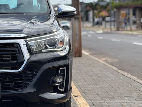 Toyota Hilux CD SRX 4x4 2.8 TDI 16V Diesel Aut.