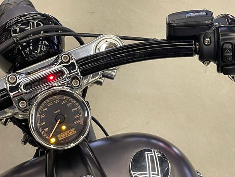 Harley SOFTAIL BREAKOUT FXSB