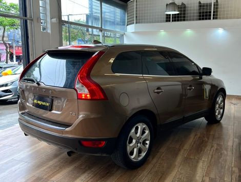 Volvo XC 60 2.0 T5  5p