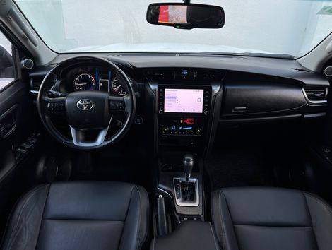 Toyota Hilux SW4 SRV 4x2 2.7 Flex 16V Aut.