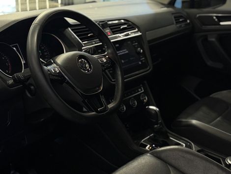 VolksWagen TIGUAN Allspac Comf 250 TSI 1.4 Flex