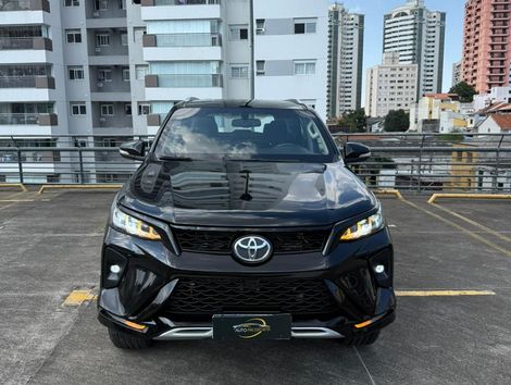 Toyota Hilux SW4 SRX 4x4 2.8 TDI 16V Dies. Aut.