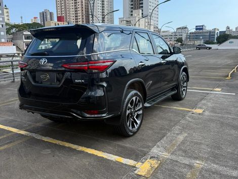 Toyota Hilux SW4 SRX 4x4 2.8 TDI 16V Dies. Aut.