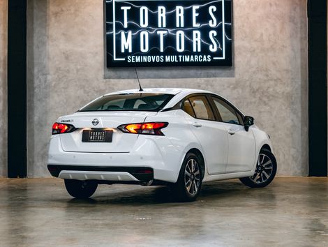 Nissan VERSA Advance 1.6 16V Flex Aut.