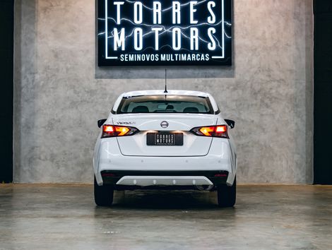 Nissan VERSA Advance 1.6 16V Flex Aut.